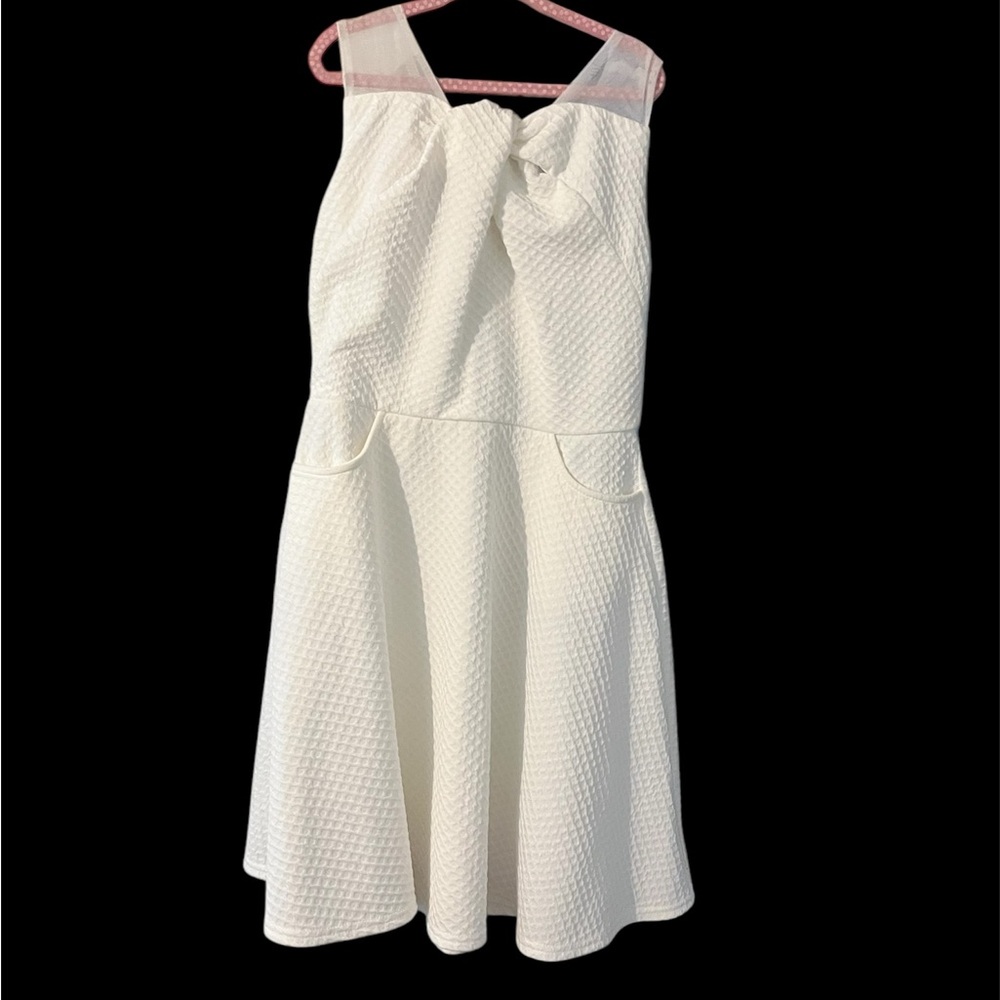 Elegant White Textured Dress